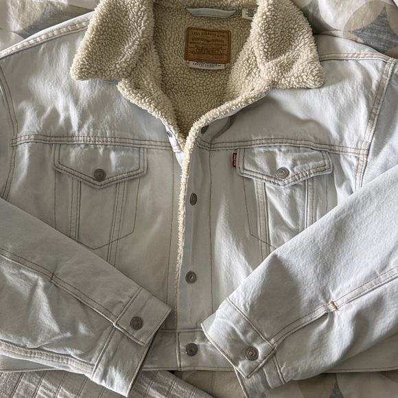 Levi's Jackets & Blazers - Levi's Premium Cream Sherpa-Lined Light Blue Denim Jacket